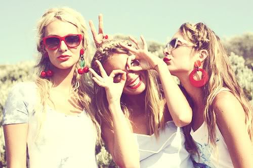 Confessions of a non-sorority girl with sorority friends